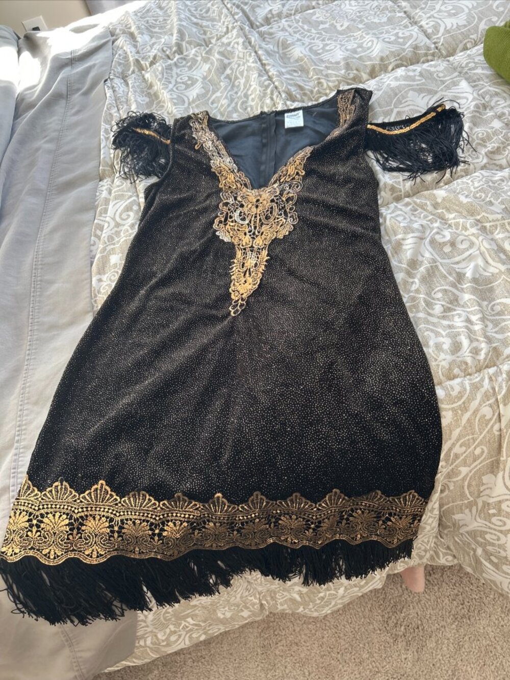 FLAPPER  BLACK /GOLD DRESS